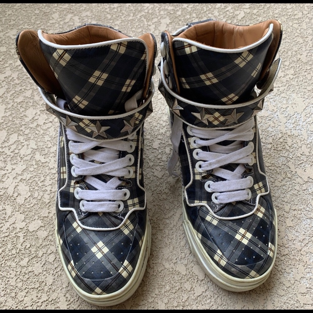 🔥GIVENCHY TYSON STAR HIGH TOP SNEAKERS - 10.5🔥